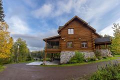 Side view of the lodge