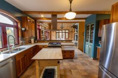 Lots of countertops to cook for large groups!